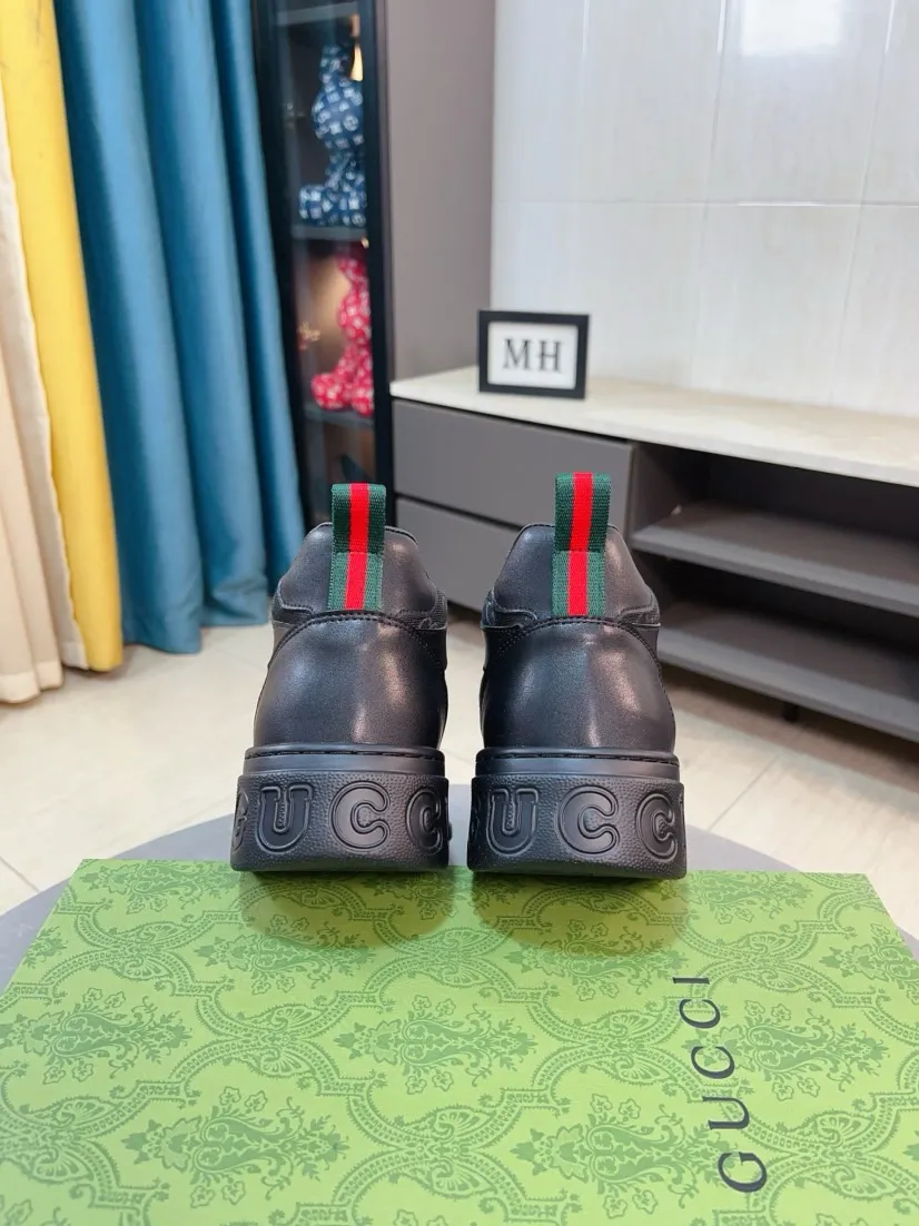 Factory price 438🌹🌹GUCCI [Gucci] New high-top men's shoes, a high-end brand, the latest fashionable casual men's shoes, trendy and versatile, relaxed and sporty style, uppers imported from Italy, first-layer cowhide, genuine leather lining, and ultra-fine workmanship. Original personalized fashionable rubber wear-resistant outsole, light and comfortable on the foot, size 38-44